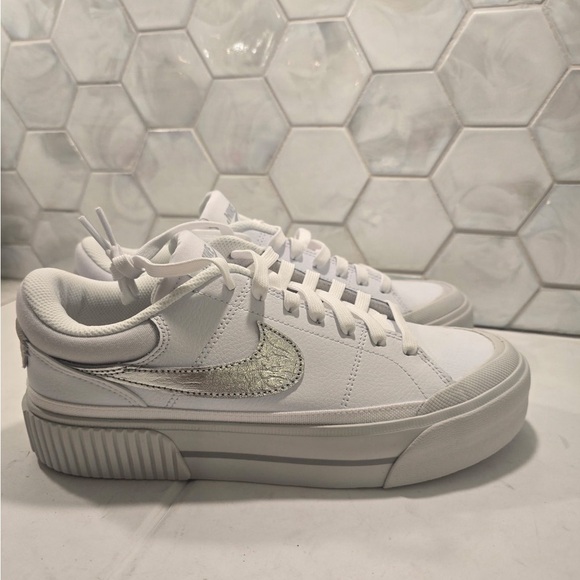 Nike Woman’s Court Legacy Lift Sneakers White & Metallic Silver Size 8.5 NEW Box - Picture 10 of 12